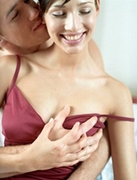 Onam uxlab yotganida unga erkalaning Futbol jamoasi sharafiga porno morofonni onlayn tomosha qiling